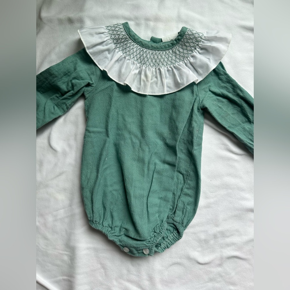 Moda Green and White Ruffled Collar Bodysuit